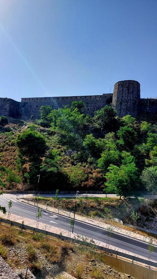 Gjirokastër Relax Guesthouse מראה חיצוני תמונה